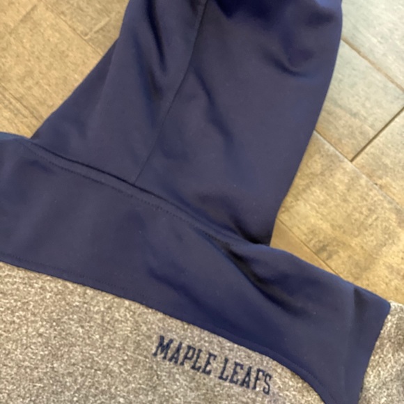 Maple leaf official licensed products NHL hoodie - Picture 4 of 5